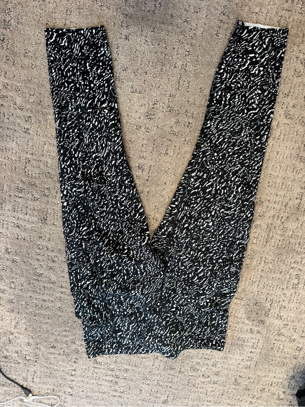lululemon athletica Black and White Speckled Leggings fast and free 25